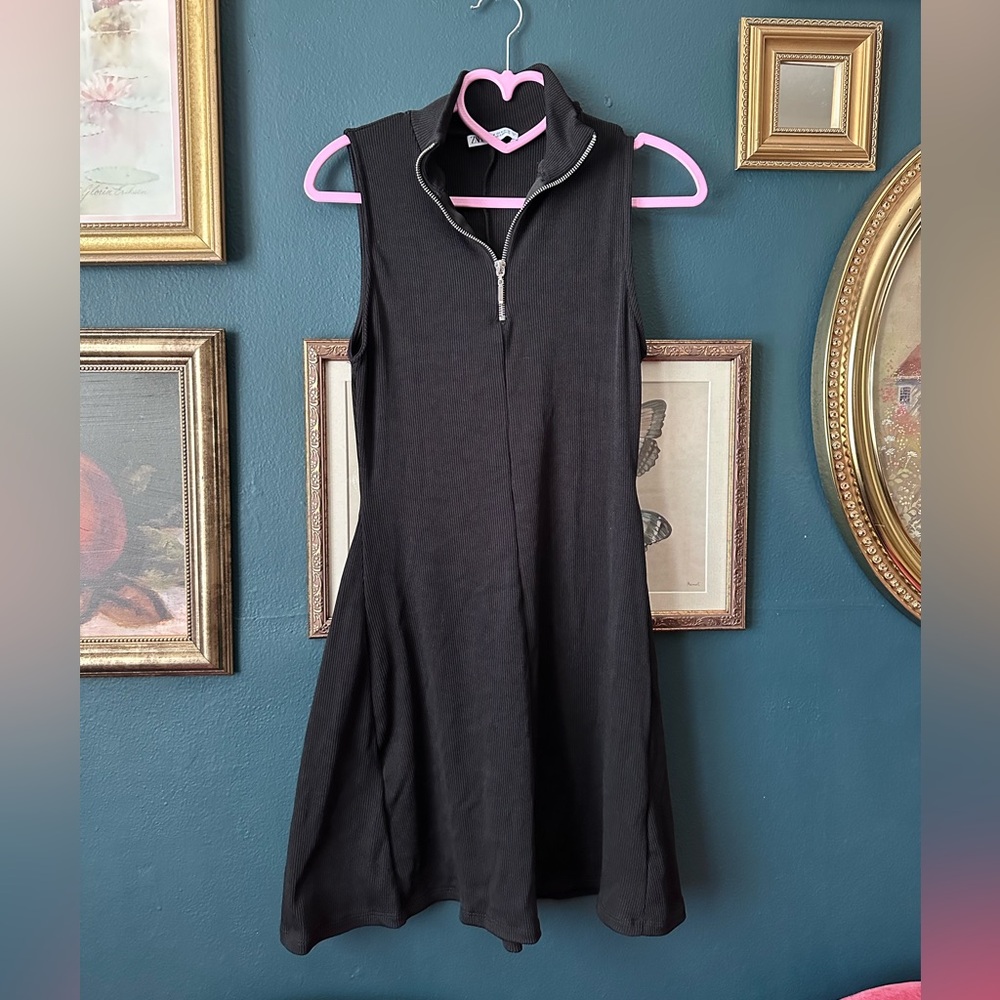 Zara strapless ribbed mini dress with zipper detail in front